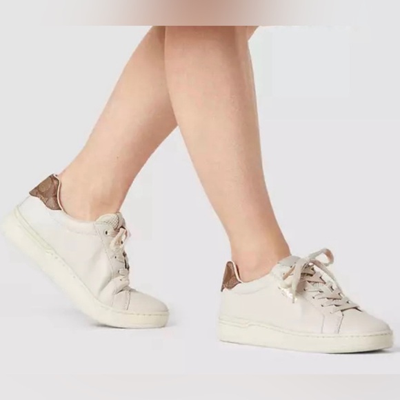 Coach Shoes - Coach Women’s Clip Leather Low Top Sneakers Size 8
